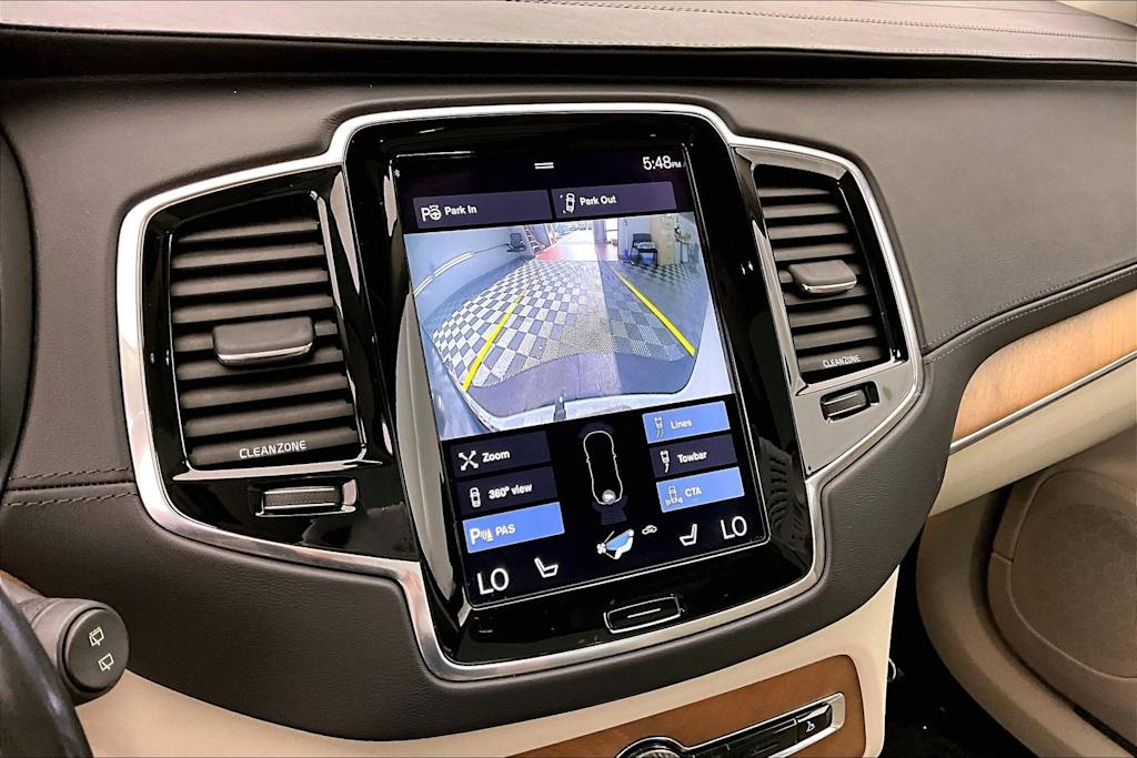 Thumbnail: 2016 Volvo XC90 - 16