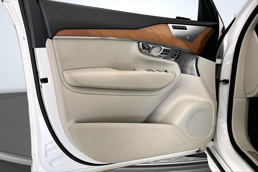 Thumbnail: 2016 Volvo XC90 - 24