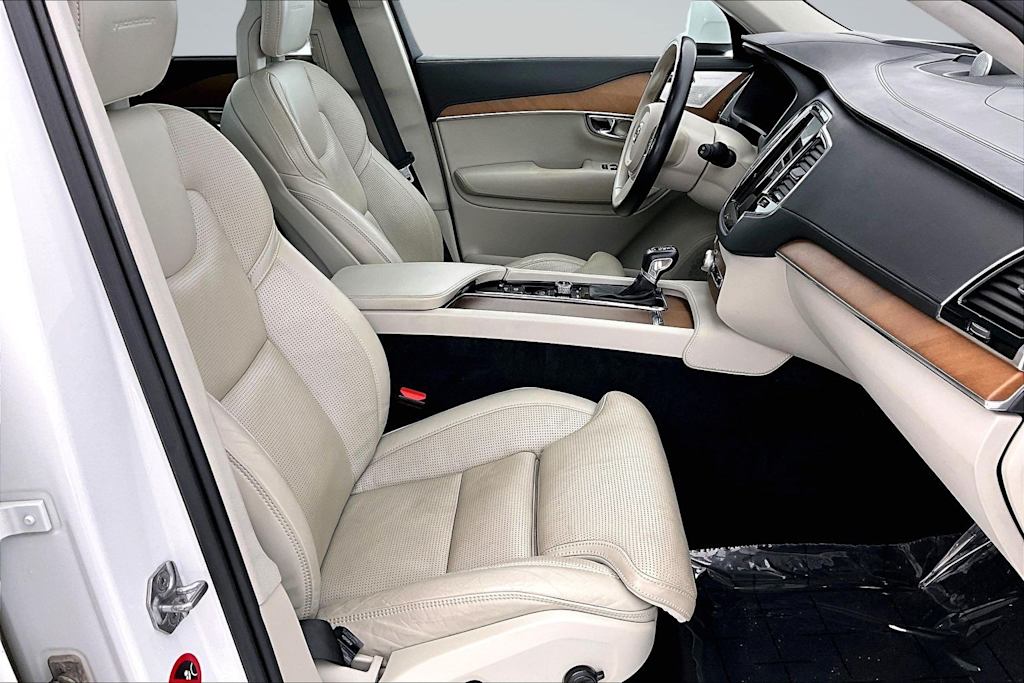 Thumbnail: 2016 Volvo XC90 - 12