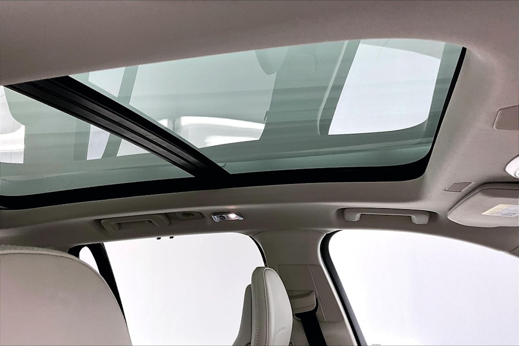 Thumbnail: 2016 Volvo XC90 - 23