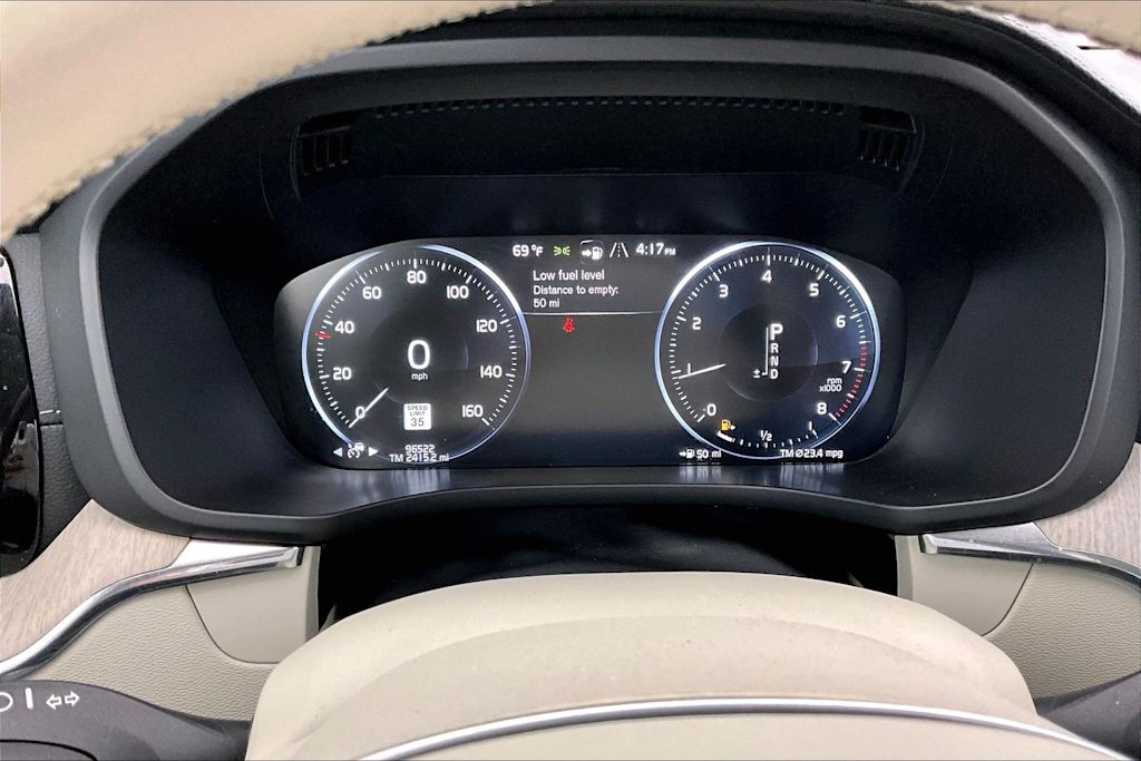 Thumbnail: 2019 Volvo XC60 - 17