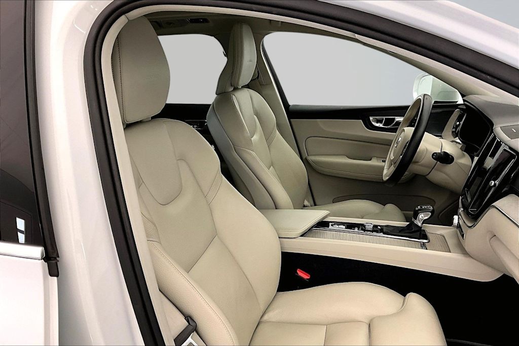 Thumbnail: 2019 Volvo XC60 - 12