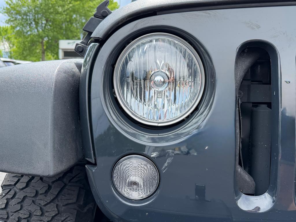 Thumbnail: 2016 Jeep Wrangler - 17
