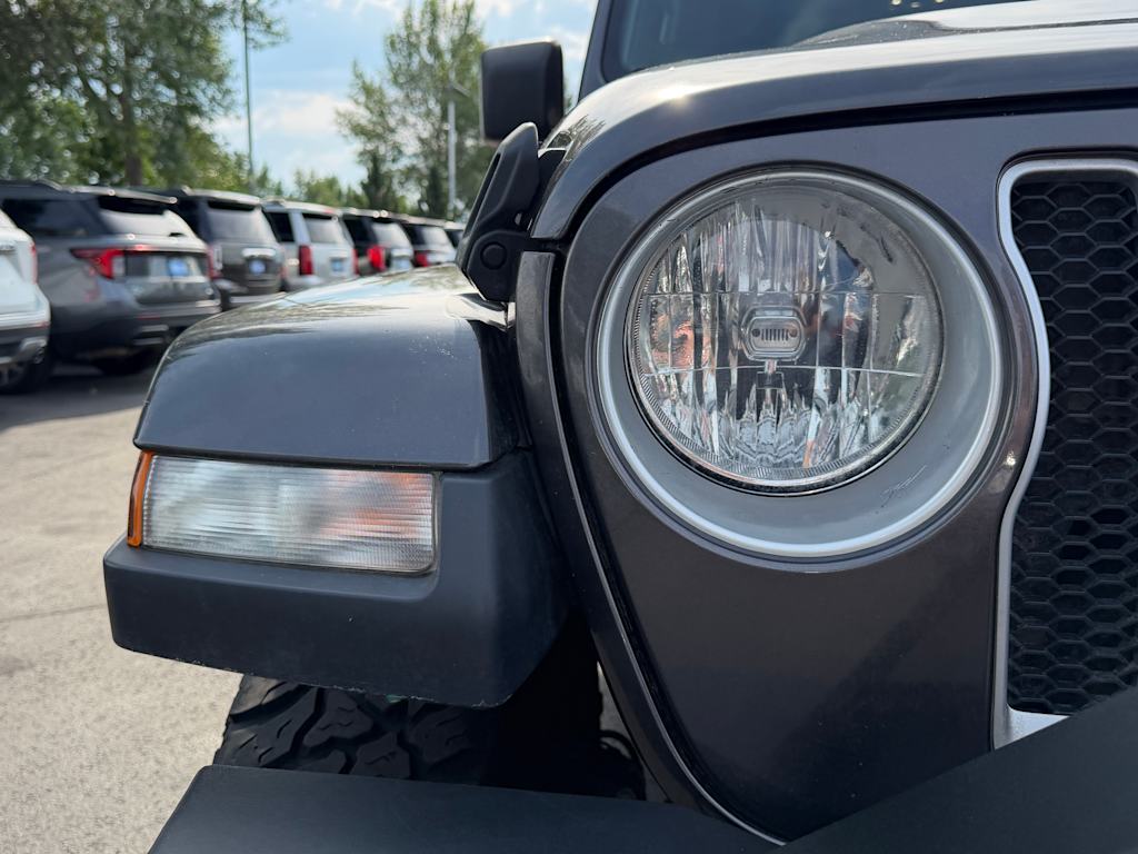 Thumbnail: 2020 Jeep Wrangler - 17