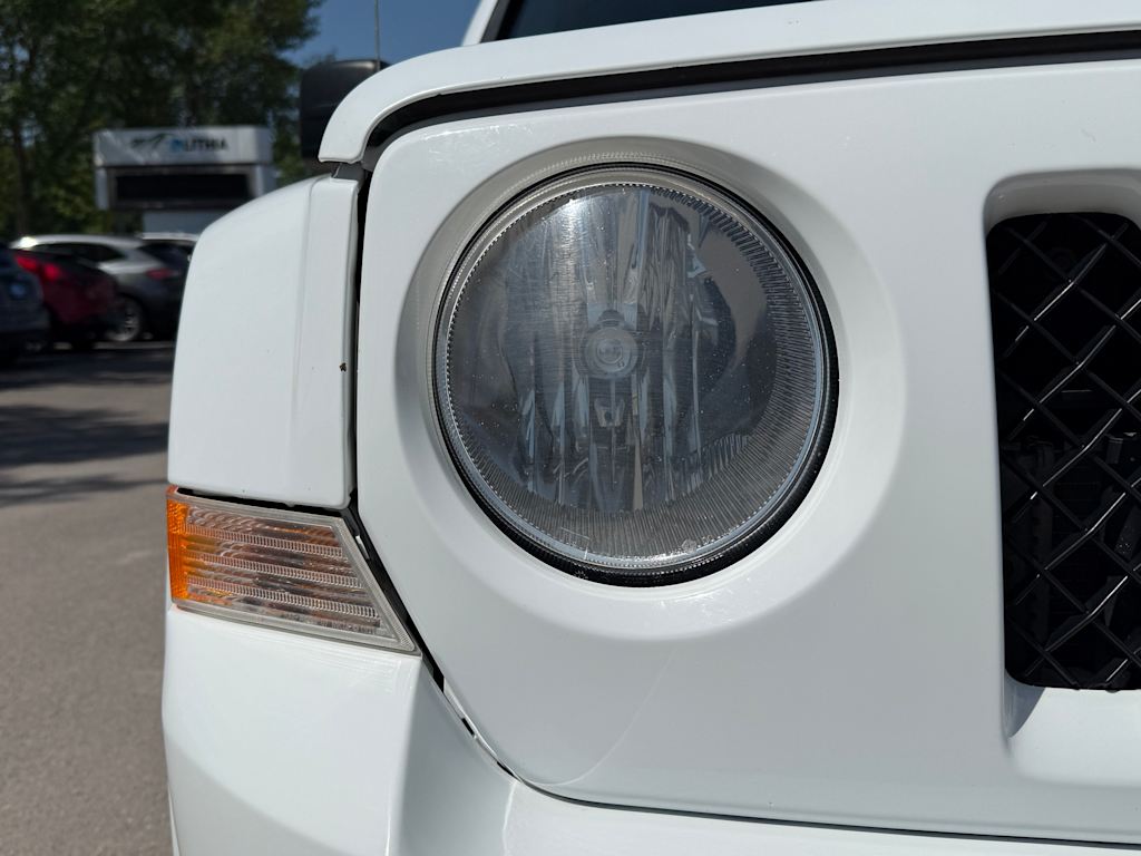 Thumbnail: 2017 Jeep Patriot - 17