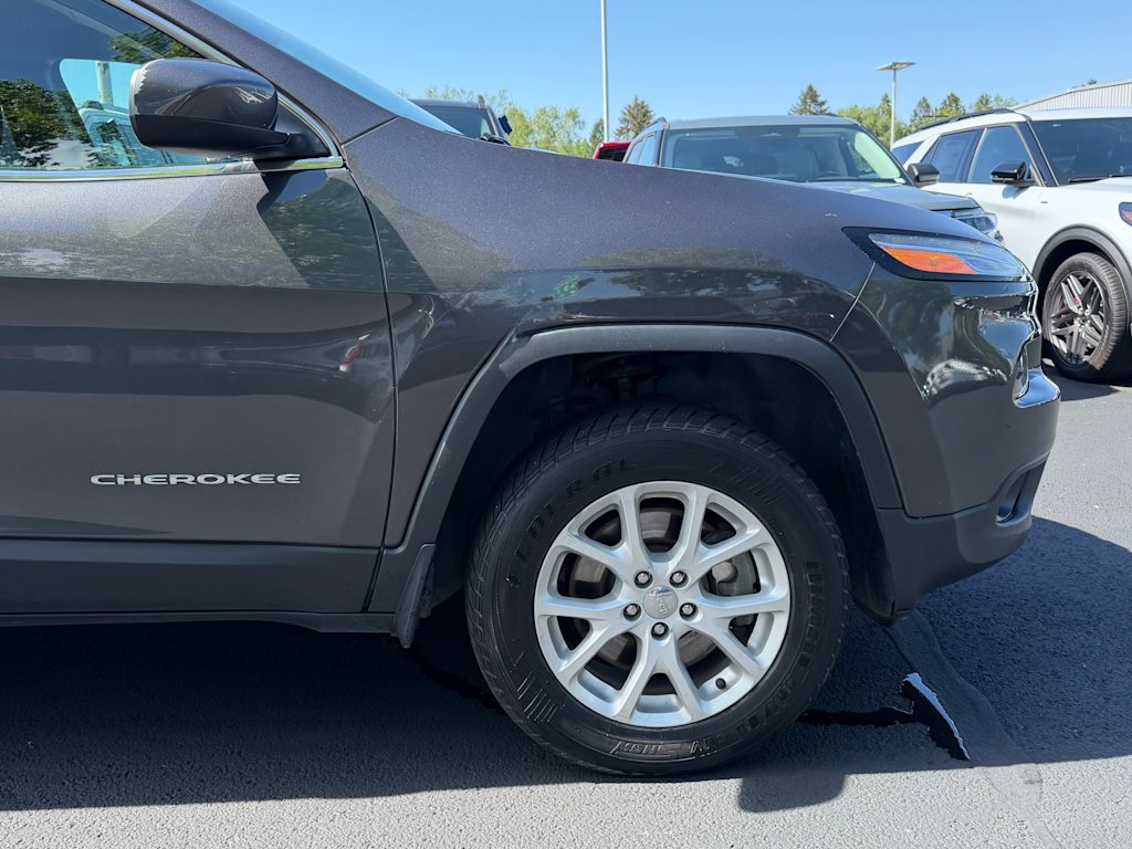 Thumbnail: 2017 Jeep Cherokee - 6