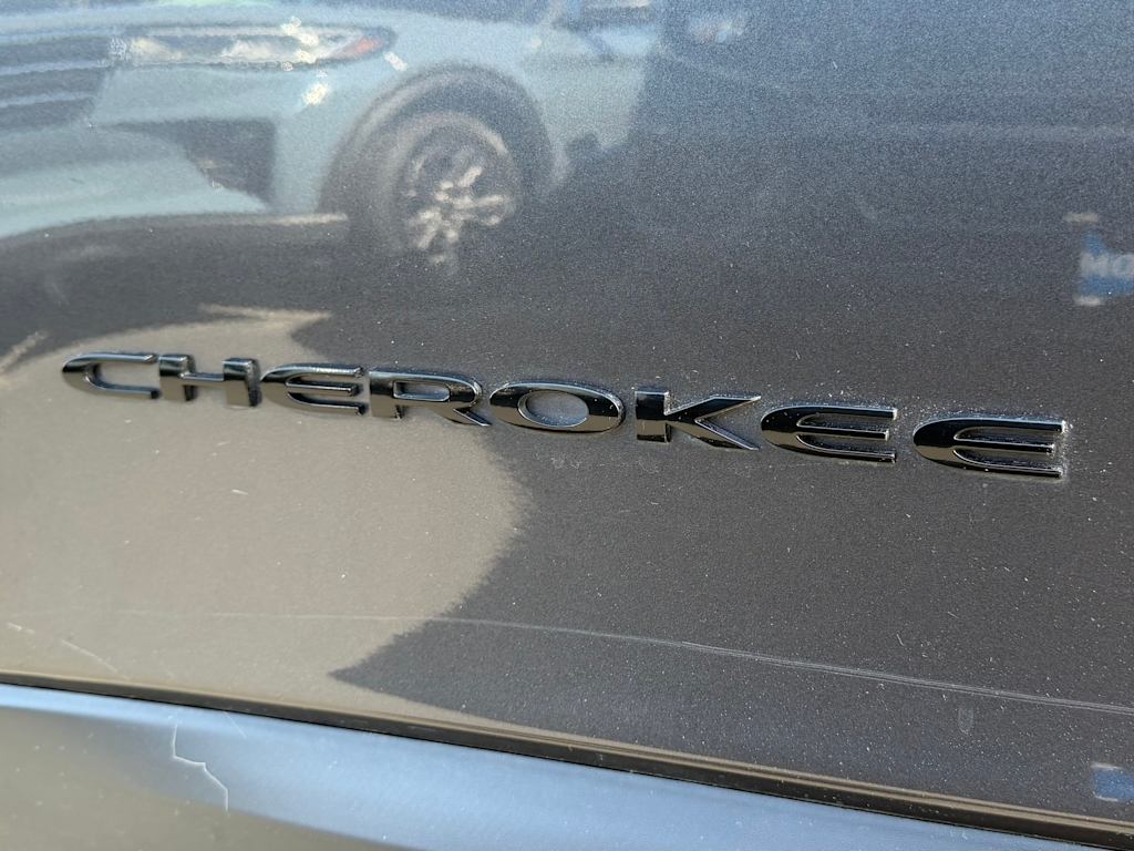 Thumbnail: 2017 Jeep Cherokee - 5