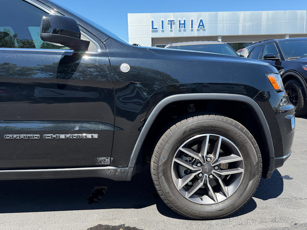 Thumbnail: 2020 Jeep Grand Cherokee - 6