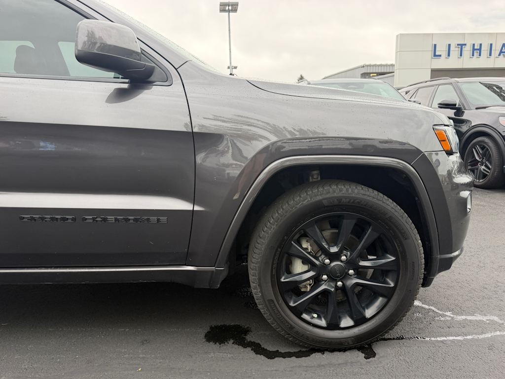 Thumbnail: 2017 Jeep Grand Cherokee - 6