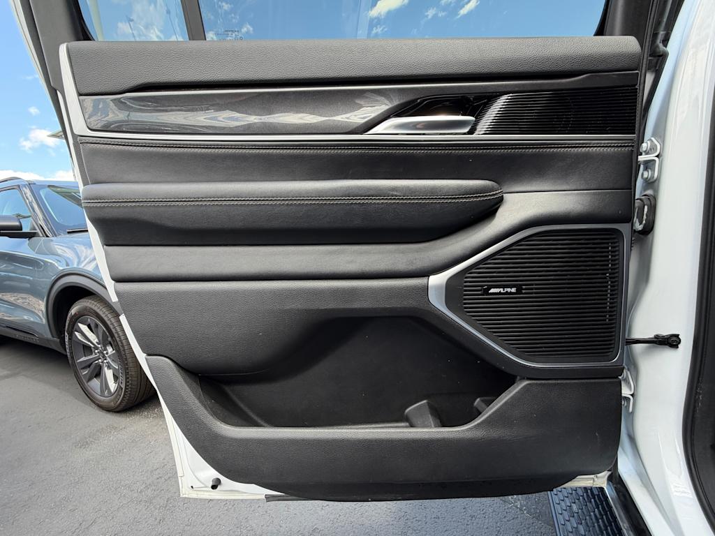 Thumbnail: 2024 Jeep Wagoneer - 27