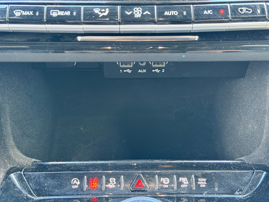 Thumbnail: 2024 Jeep Wagoneer - 5