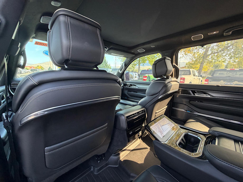 Thumbnail: 2023 Jeep Grand Wagoneer - 9