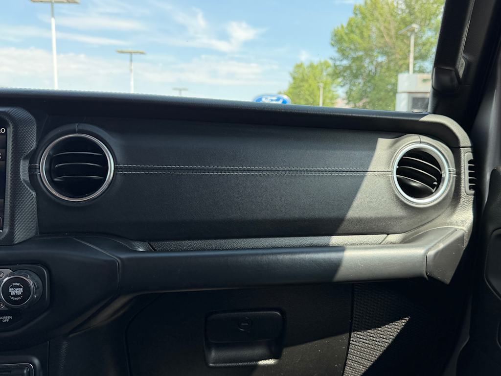Thumbnail: 2020 Jeep Gladiator - 24