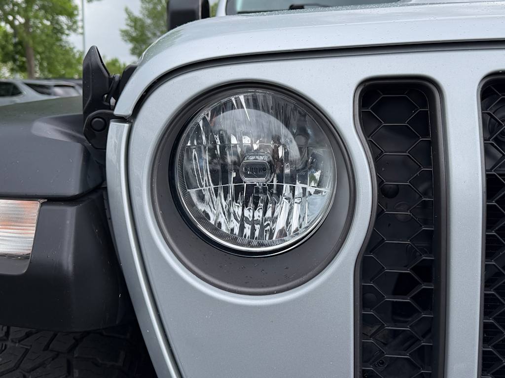 Thumbnail: 2023 Jeep Gladiator - 16