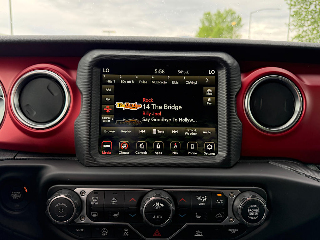 Thumbnail: 2023 Jeep Gladiator - 11