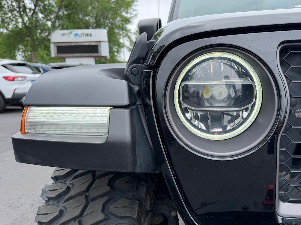 Thumbnail: 2021 Jeep Gladiator - 18