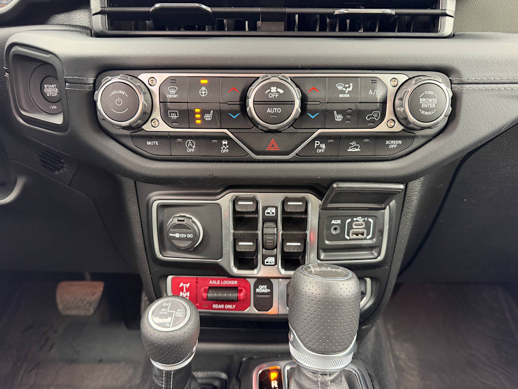 Thumbnail: 2025 Jeep Gladiator - 21