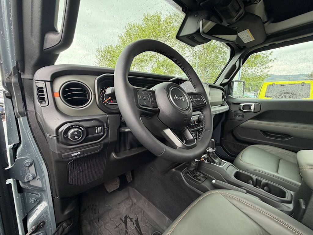 Thumbnail: 2025 Jeep Gladiator - 2