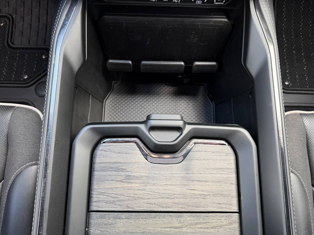 Thumbnail: 2025 RAM 1500 - 25
