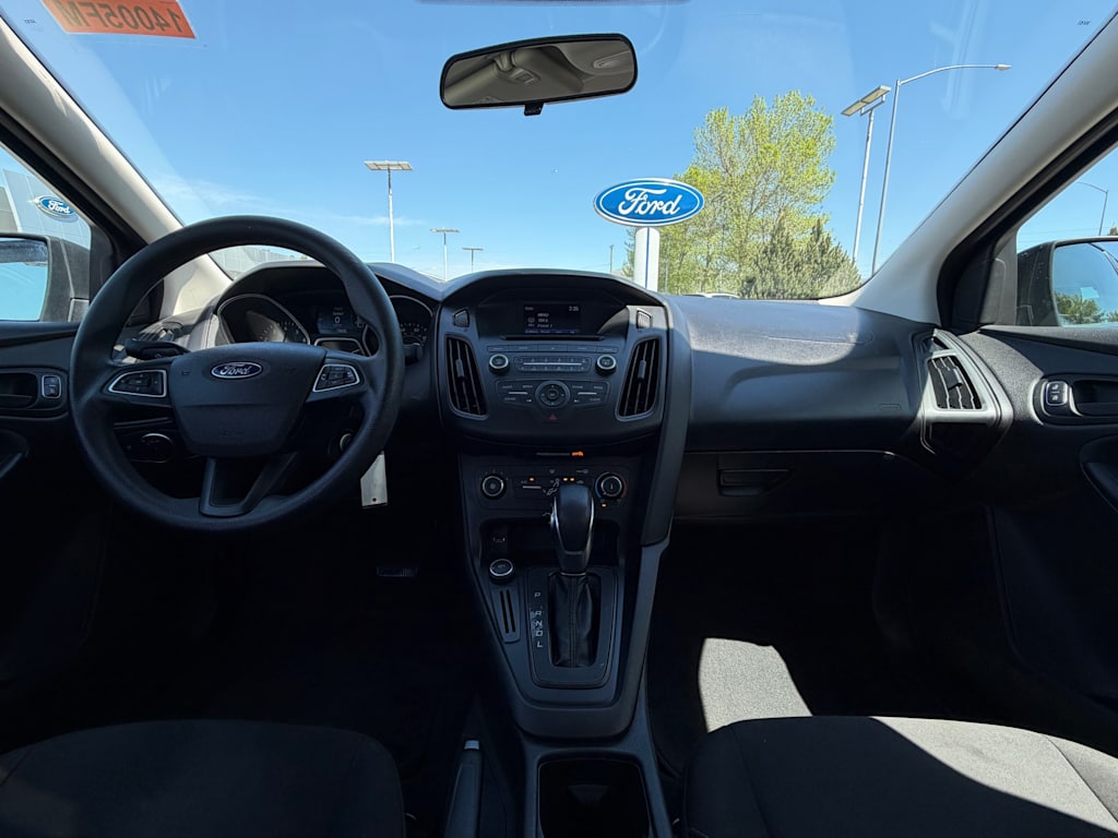 Thumbnail: 2015 Ford Focus - 10