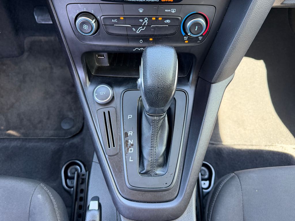 Thumbnail: 2015 Ford Focus - 12