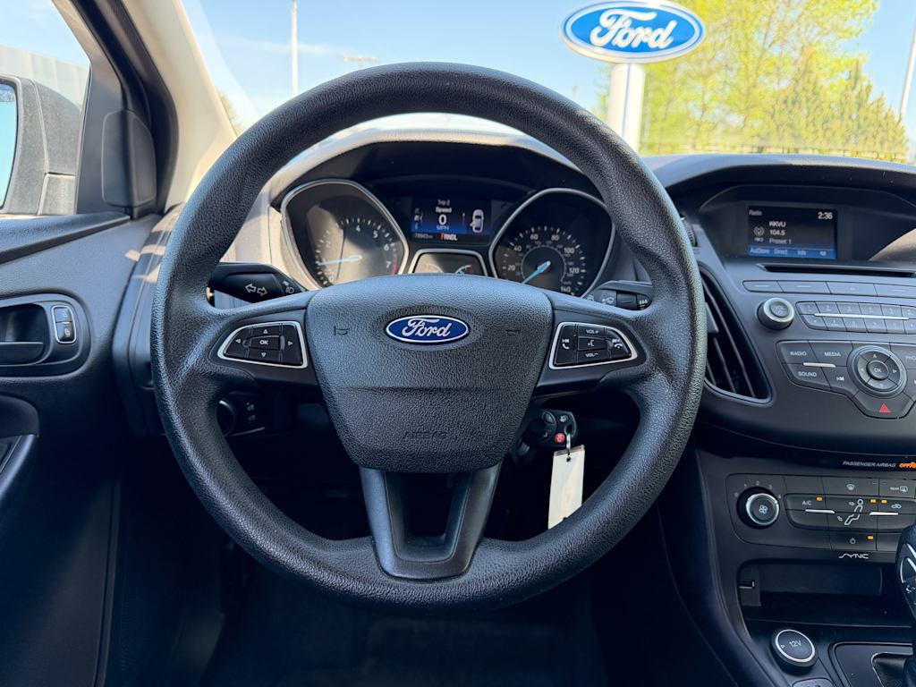 Thumbnail: 2015 Ford Focus - 6