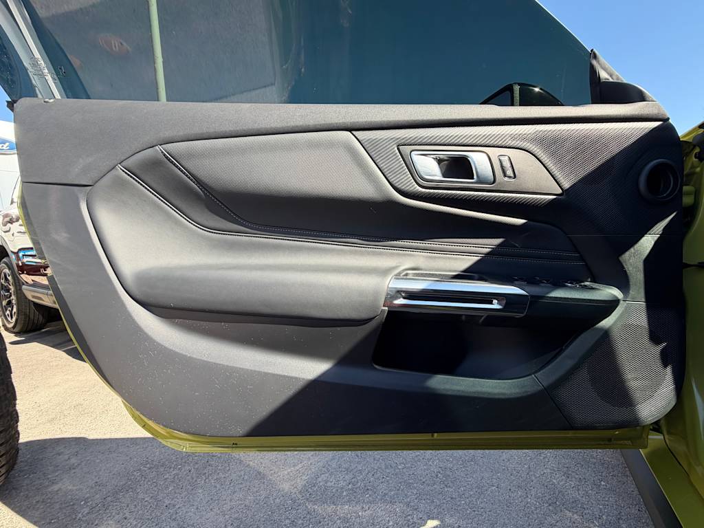 Thumbnail: 2025 Ford Mustang - 19