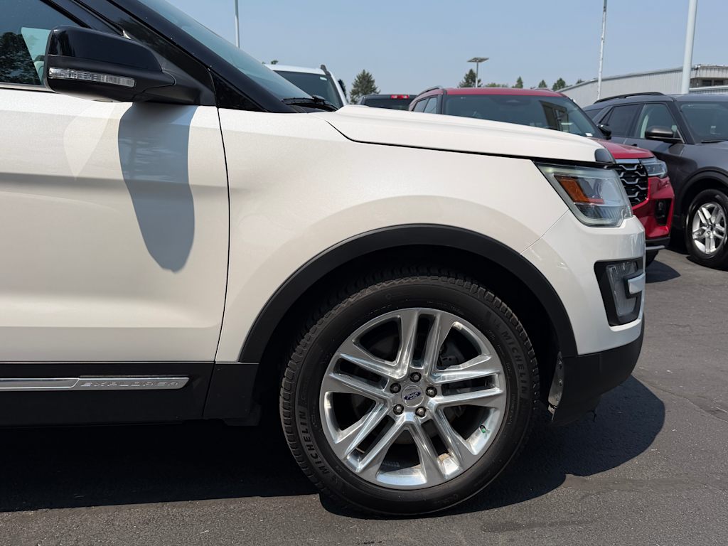Thumbnail: 2016 Ford Explorer - 6