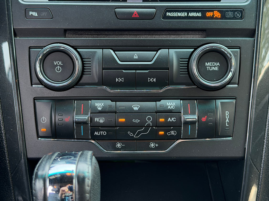 Thumbnail: 2016 Ford Explorer - 22