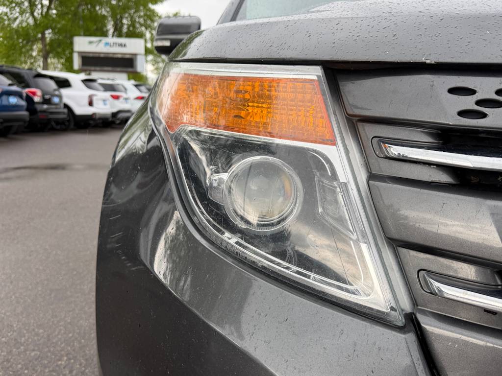 Thumbnail: 2015 Ford Explorer - 16