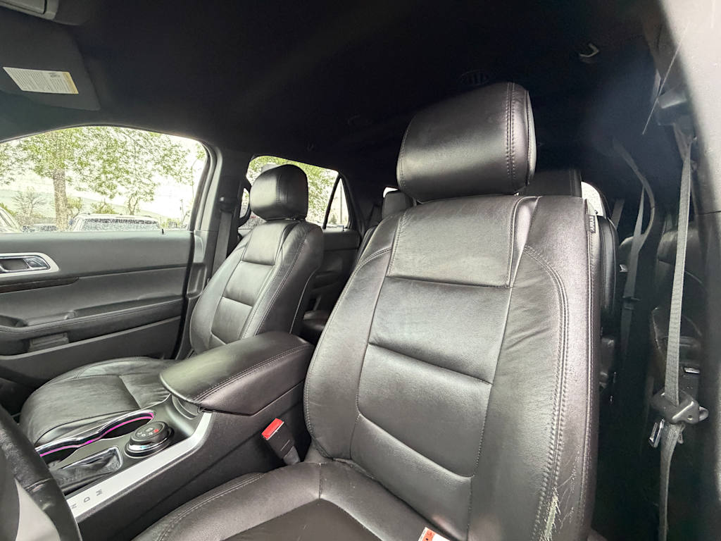 Thumbnail: 2015 Ford Explorer - 7