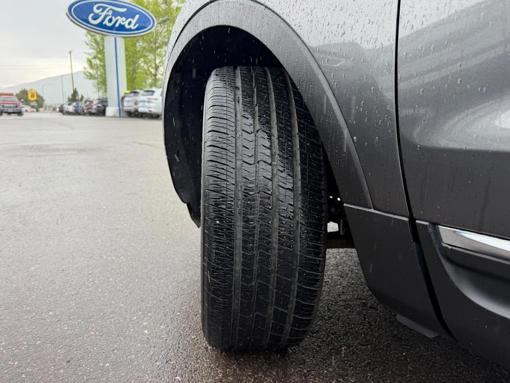 Thumbnail: 2015 Ford Explorer - 31