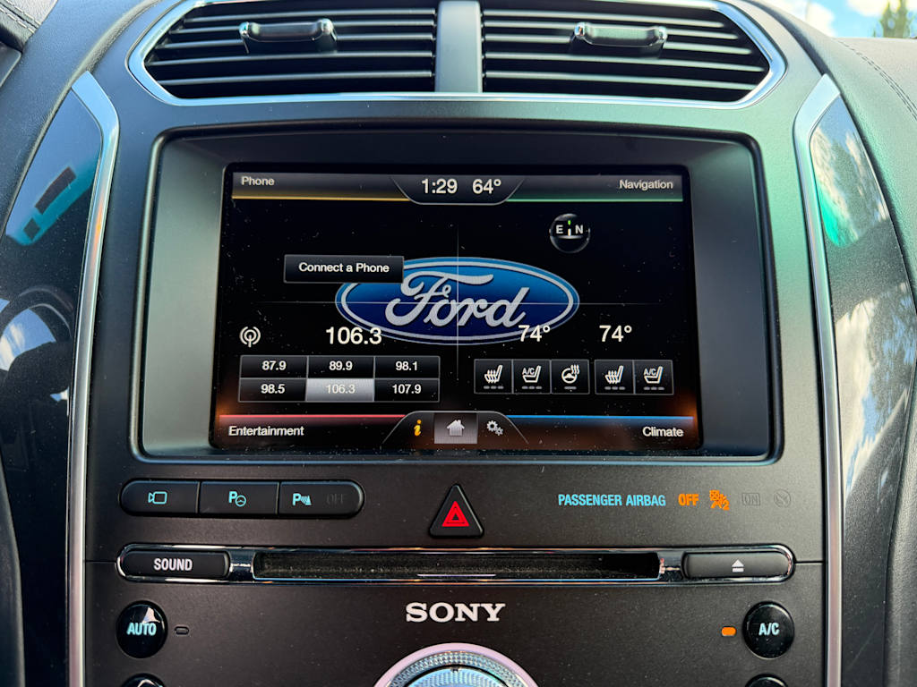 Thumbnail: 2016 Ford Explorer - 10