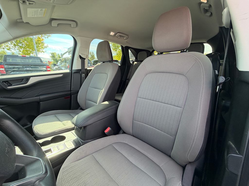 Thumbnail: 2021 Ford Escape - 6