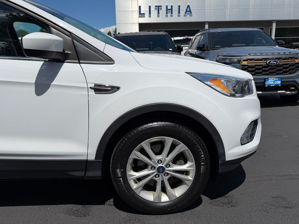 Thumbnail: 2019 Ford Escape - 6