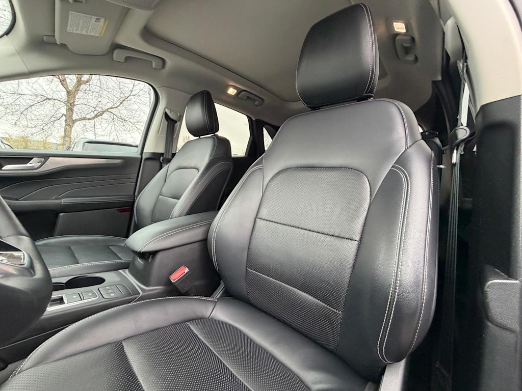 Thumbnail: 2022 Ford Escape - 8