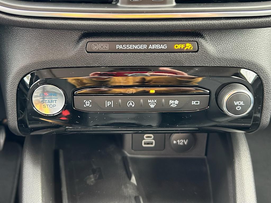 2025 Ford Escape Platinum 18