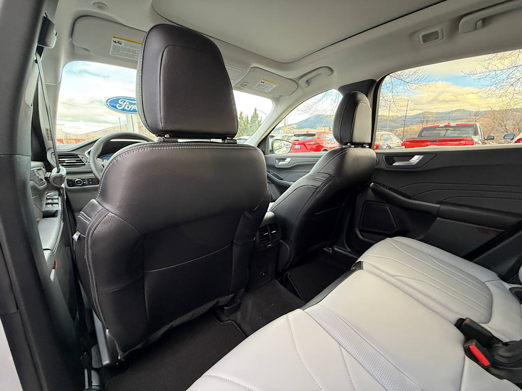 2025 Ford Escape Platinum 27