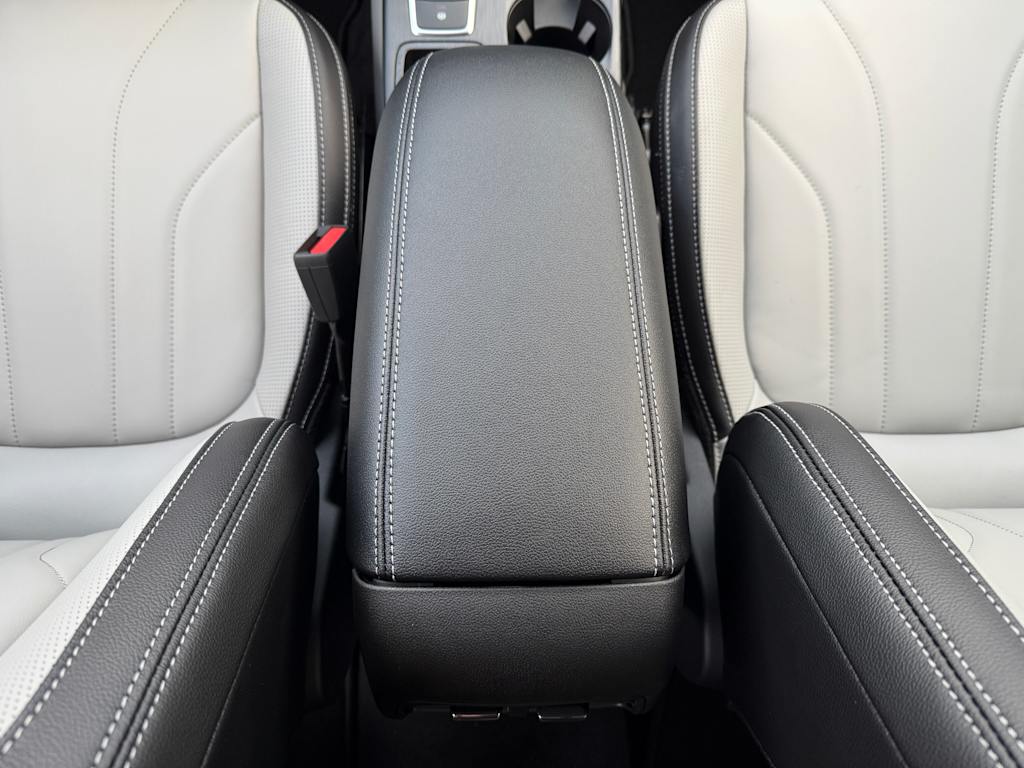 2025 Ford Escape Platinum 8