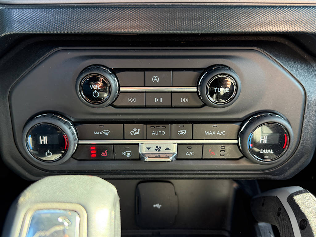 2023 Ford Bronco Outer Banks 21