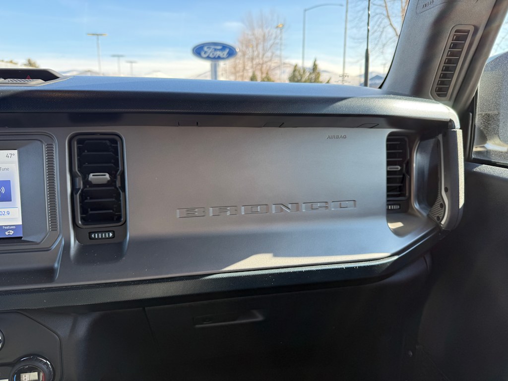 2023 Ford Bronco Outer Banks 25