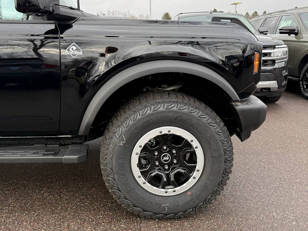 2024 Ford Bronco Outer Banks 7