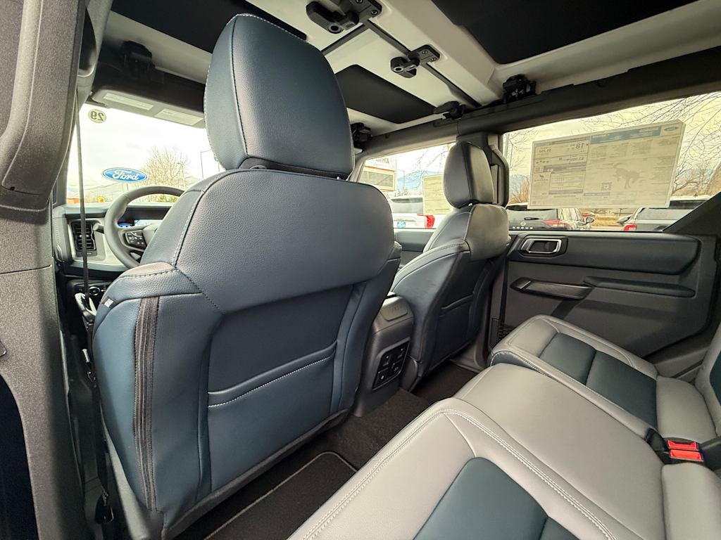 2024 Ford Bronco Outer Banks 31