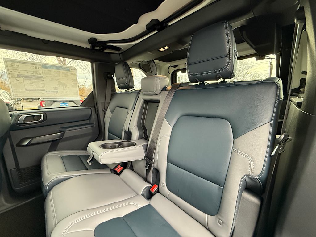 2024 Ford Bronco Outer Banks 30