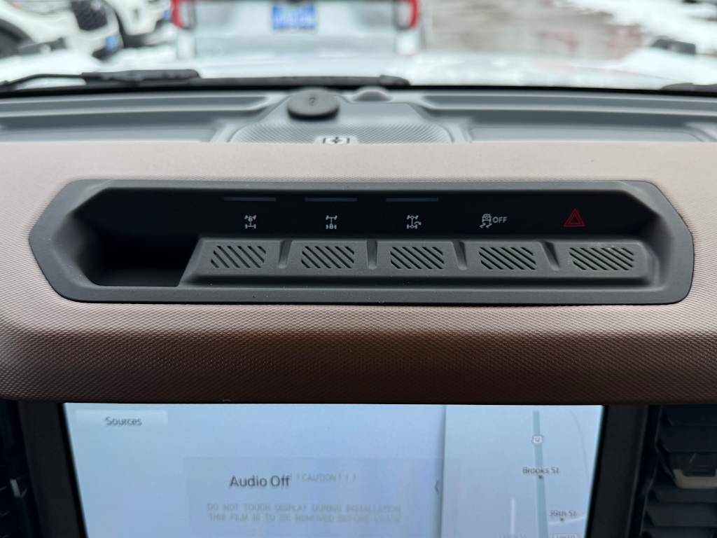 2024 Ford Bronco Outer Banks 23