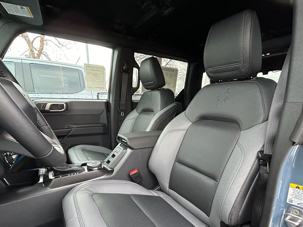 2024 Ford Bronco Black Diamond 10