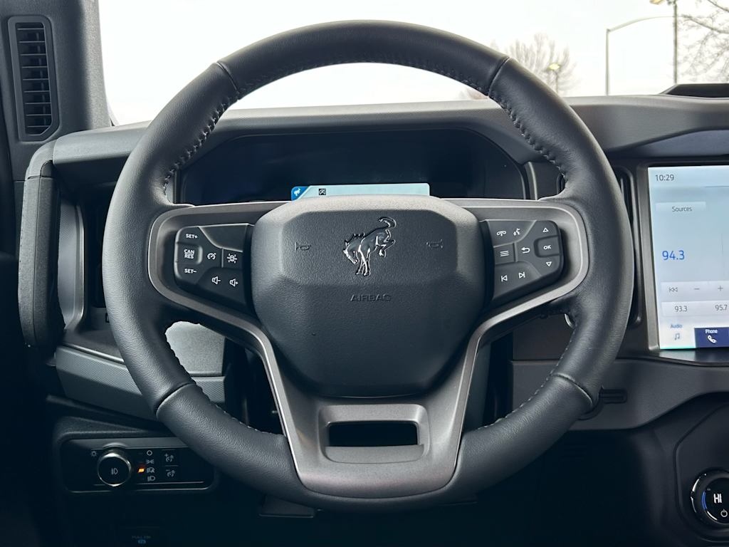 2024 Ford Bronco Black Diamond 3