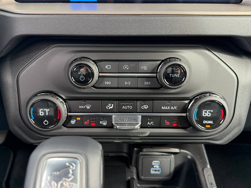 Thumbnail: 2025 Ford Bronco - 23