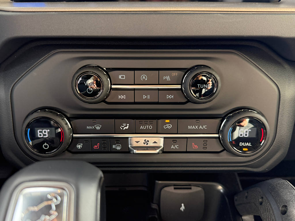 Thumbnail: 2025 Ford Bronco - 22