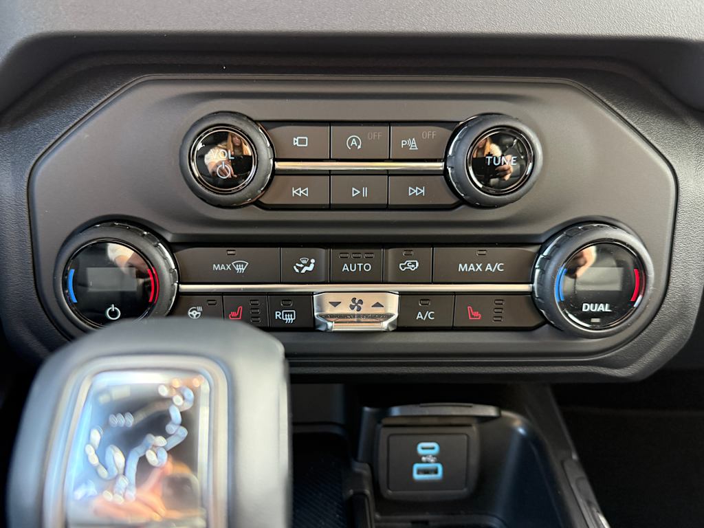 Thumbnail: 2025 Ford Bronco - 23